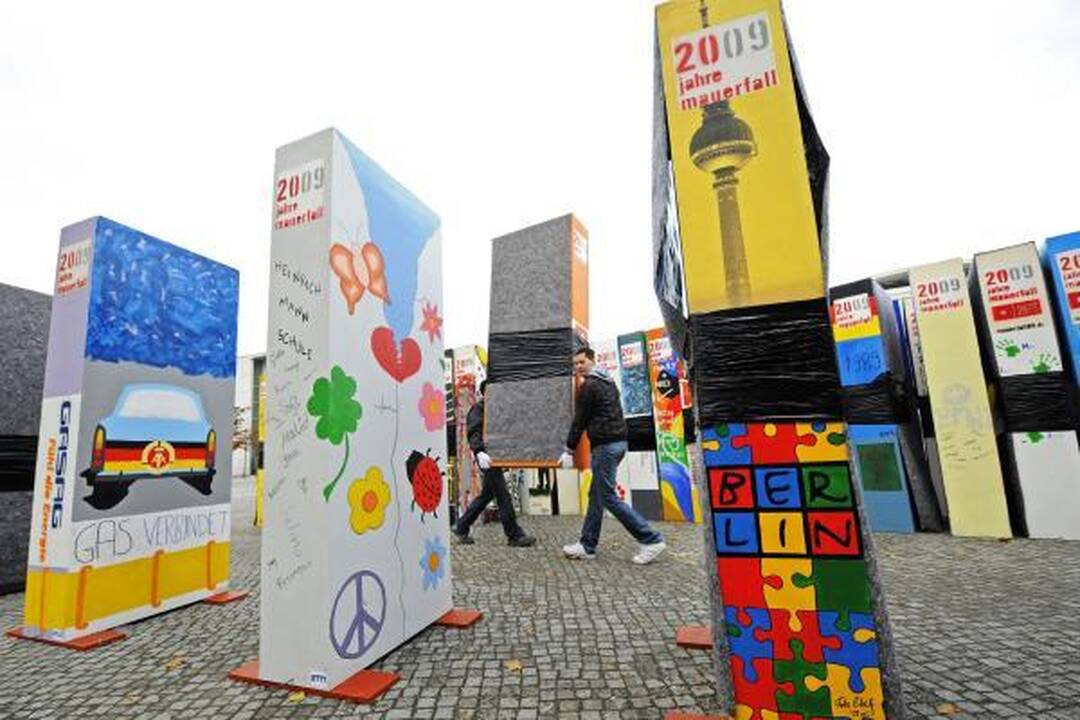 Vokietija: švenčiamos Berlyno sienos griūties 20-osios metinės