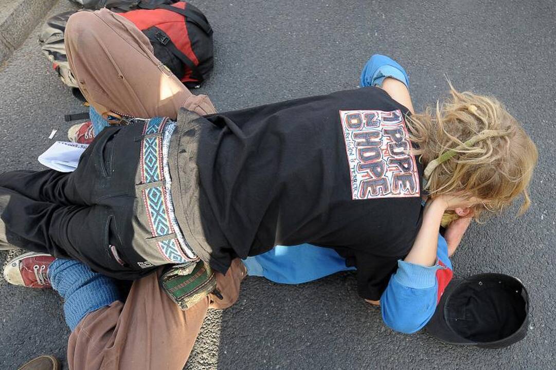 Gimtoji Vokietija popiežių pasitiko protestu