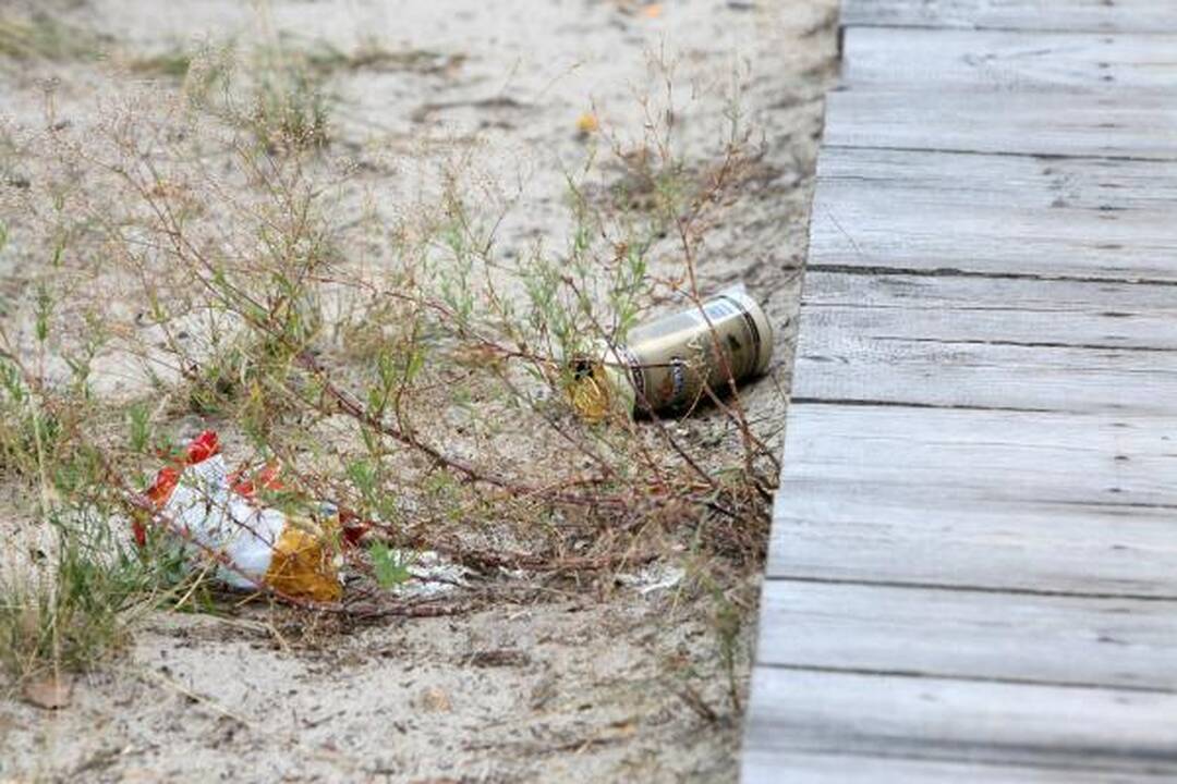 Pajūryje šiukšles rinko apie 600 savanorių