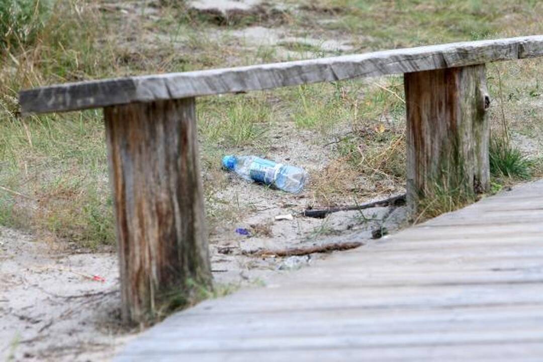 Pajūryje šiukšles rinko apie 600 savanorių
