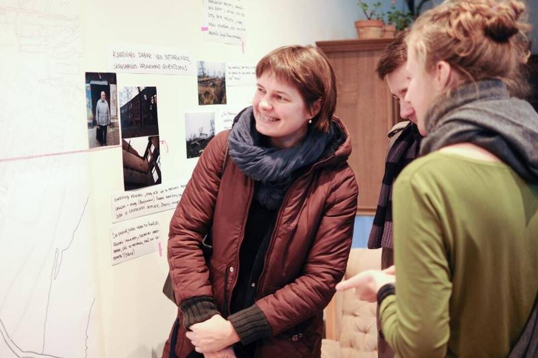 Šančių užkampius šniukštinėję menininkai gėrėjosi aptiktais perlais