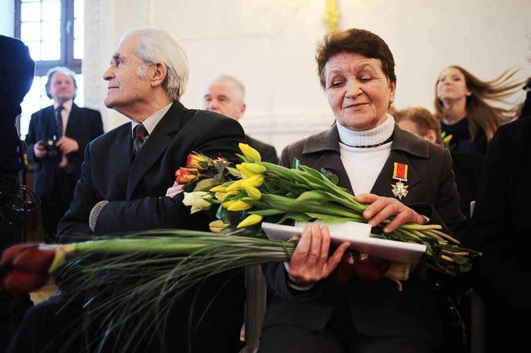 Nusipelniusiems kauniečiams – garbės ženklai ir medaliai