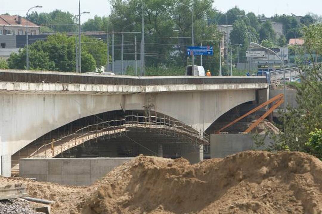 Draudžiamas transporto eismas Lazdynų tiltu (schema)