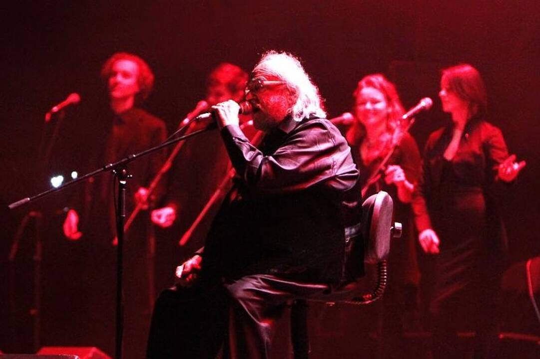 Demis Roussos privertė klaipėdiečius šokti sirtakį