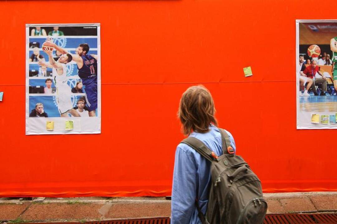 Laisvės alėjoje – fotografijų paroda ir linkėjimai krepšininkams