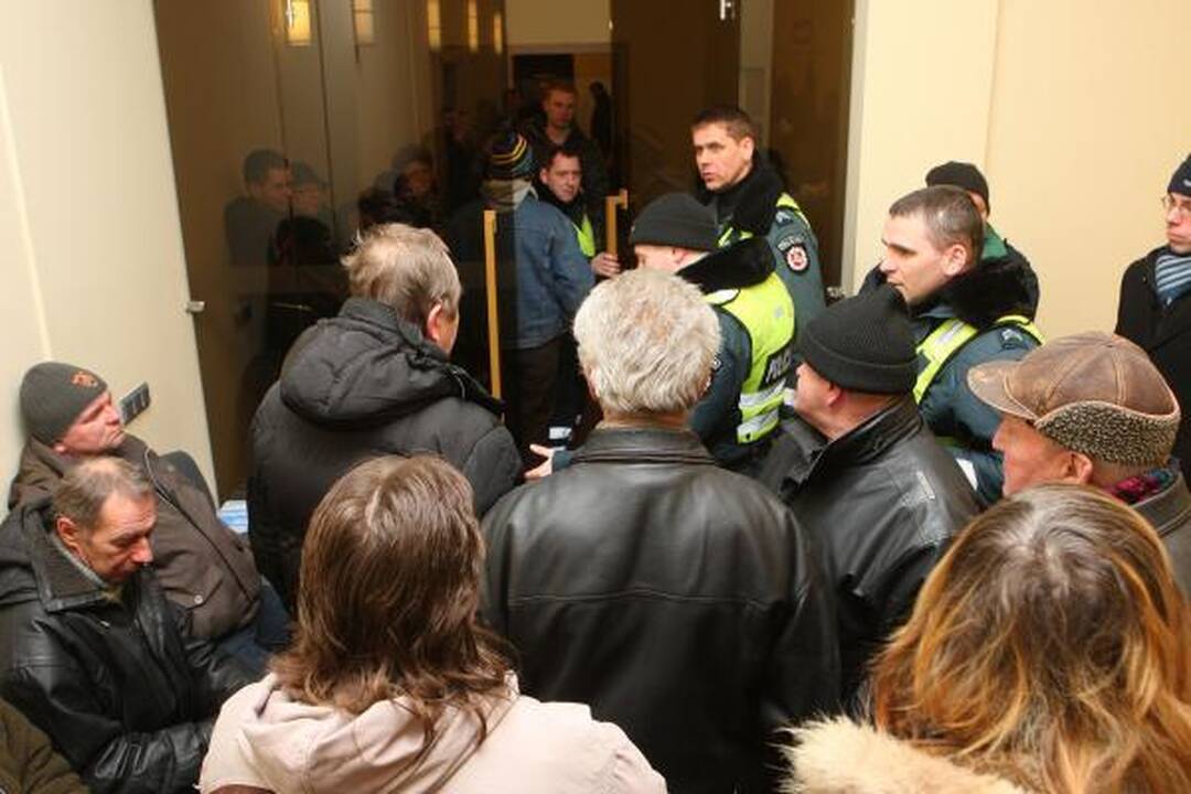 Kaune - rinkėjų papirkimo incidentas už 10 litų (dar papildyta)