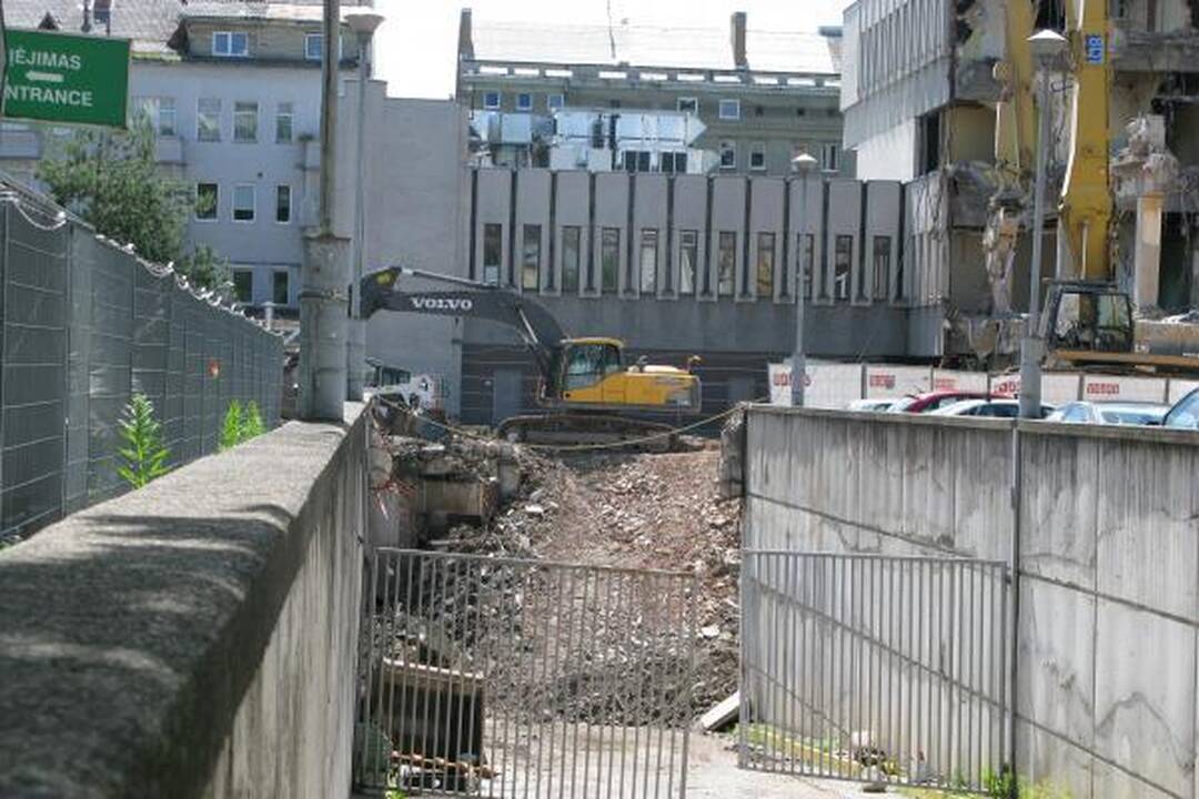 „Merkurijus“ griaunamas pagal planą, jo kaimynai apdrausti