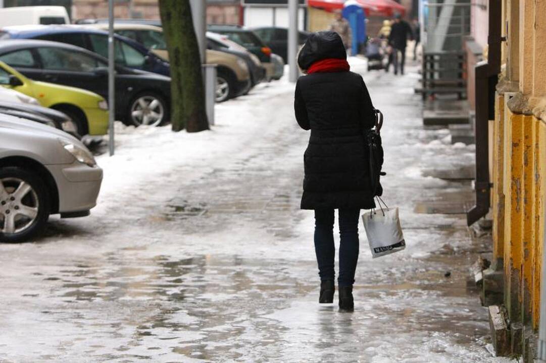 Kauno gatvėse nepaslysta tik laimingieji, apsiavę gerais batais?