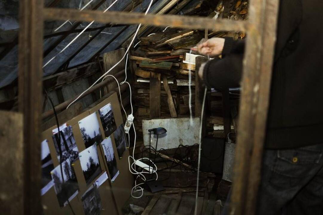 Šančių užkampius šniukštinėję menininkai gėrėjosi aptiktais perlais