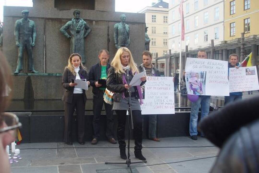 D.Kedžio dukters palaikymo akcijos įvyko Bergene ir Toronte