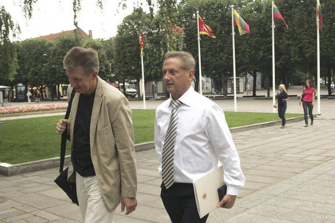 Kauno miesto savivaldybės taryba apdovanojo krepšinio veteranus