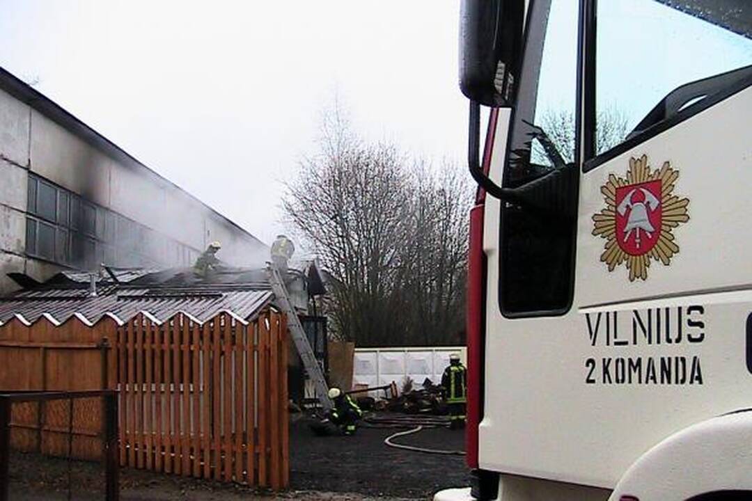 Vilniaus oro uosto pašonėje sudegė viešbučio pirtis