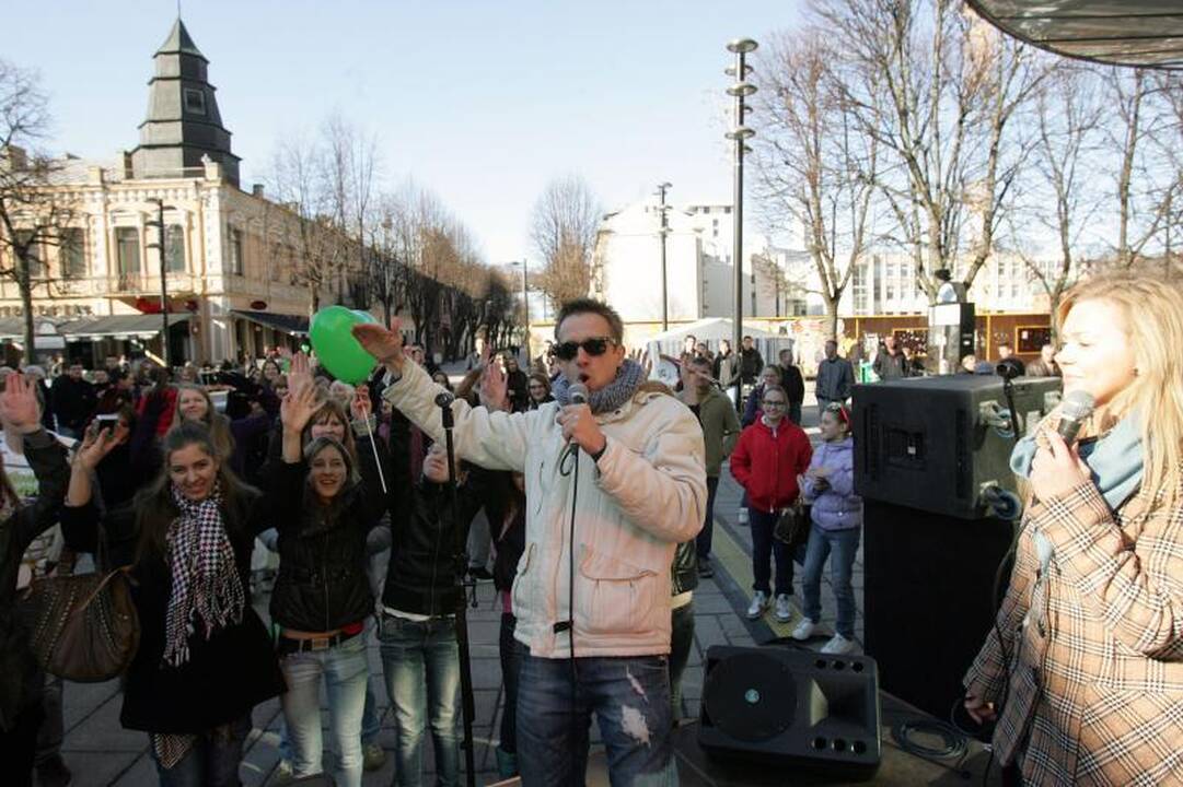 Šventinės linksmybės persikėlė į Laisvės alėją