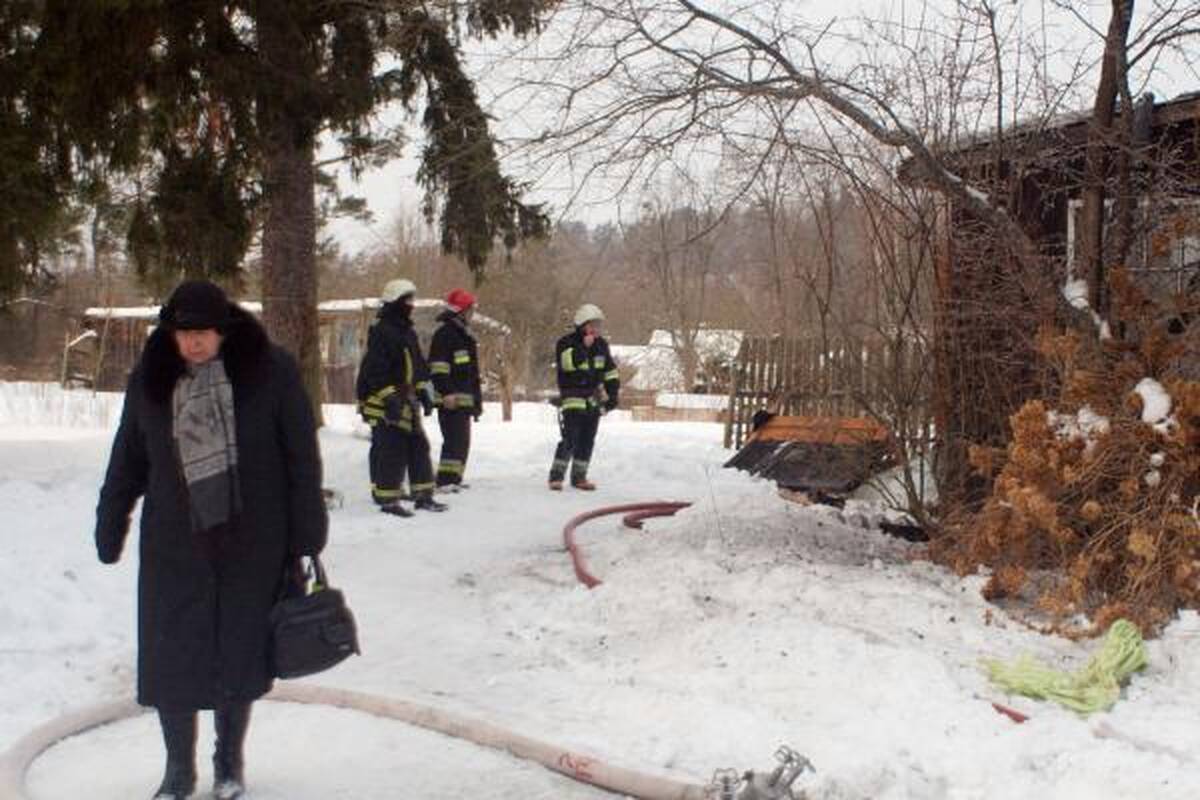 Prestižinėje Laurų gatvėje gaisras be pastogės paliko penkias šeimas