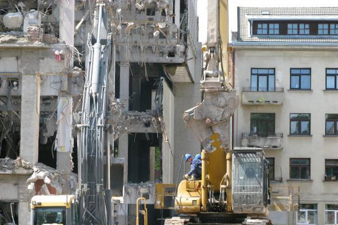 „Merkurijus“ griaunamas pagal planą, jo kaimynai apdrausti