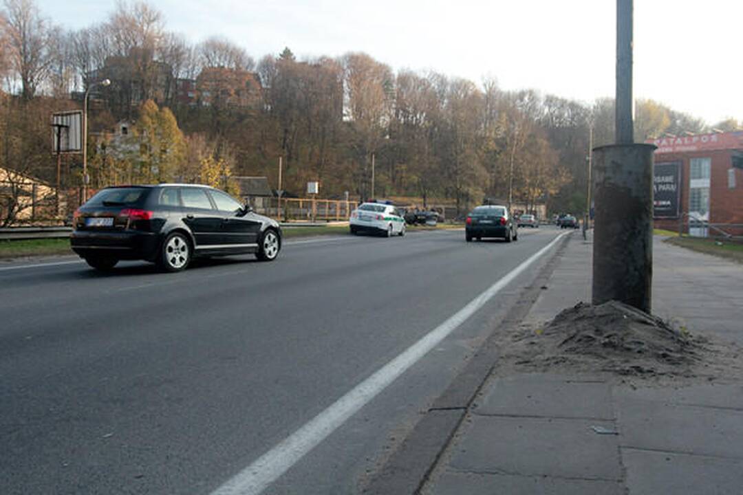 Mersedeso vairuotojas suniokojo greičio matuoklį ir pabėgo