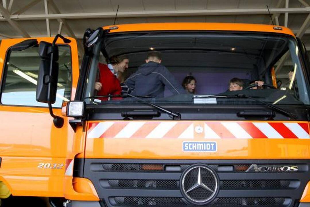 Mažiesiems kauniečiams - ekskursija po oro uostą