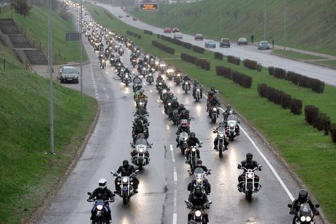 Per baikerių sezono atidarymą - motociklininko gaudynės