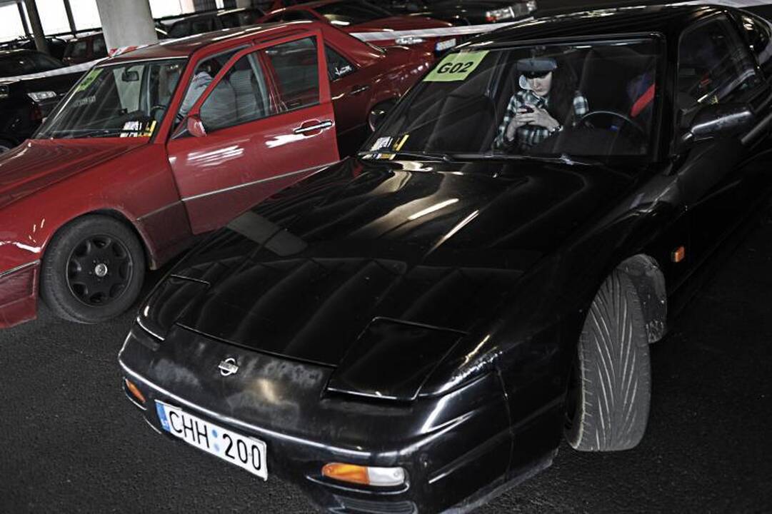 „Žalgirio“ arenos papėdėje – automobilių slalomas