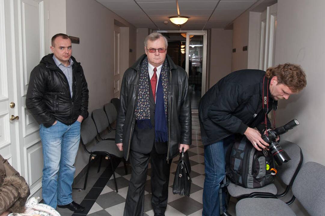 Buvęs teisėjas tikina kalinius paleidęs dėl per didelio krūvio