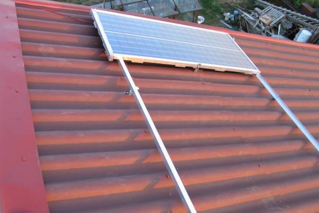 Klaipėdietis elektrą taupys susikonstravęs saulės bateriją