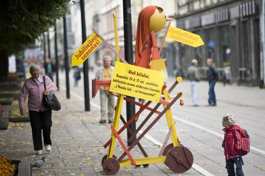 Kauno centre lėlės kvietė į pasakų miestą