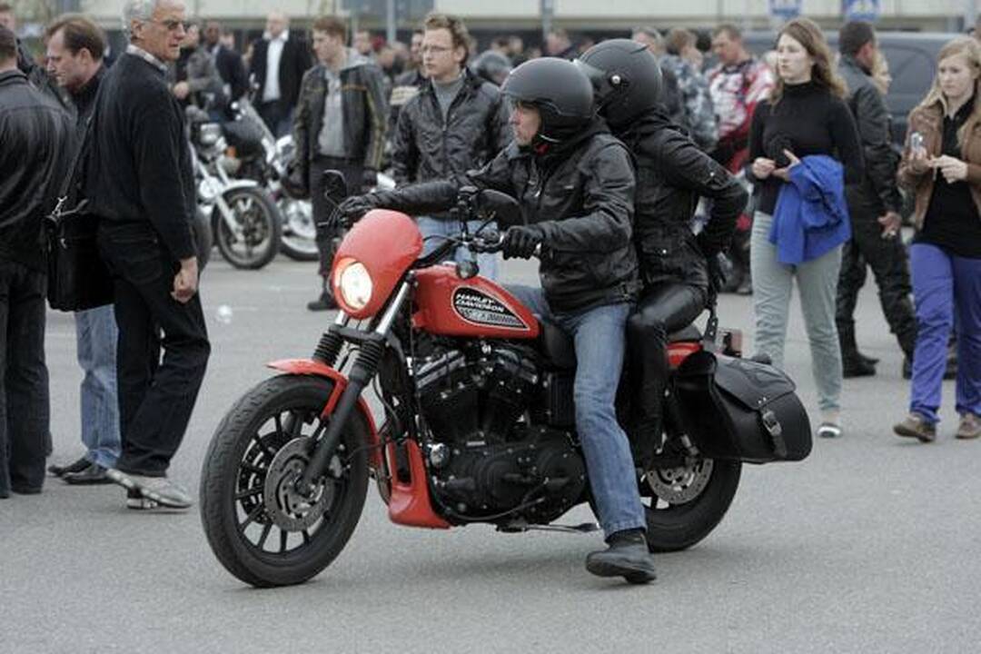 Per baikerių sezono atidarymą - motociklininko gaudynės