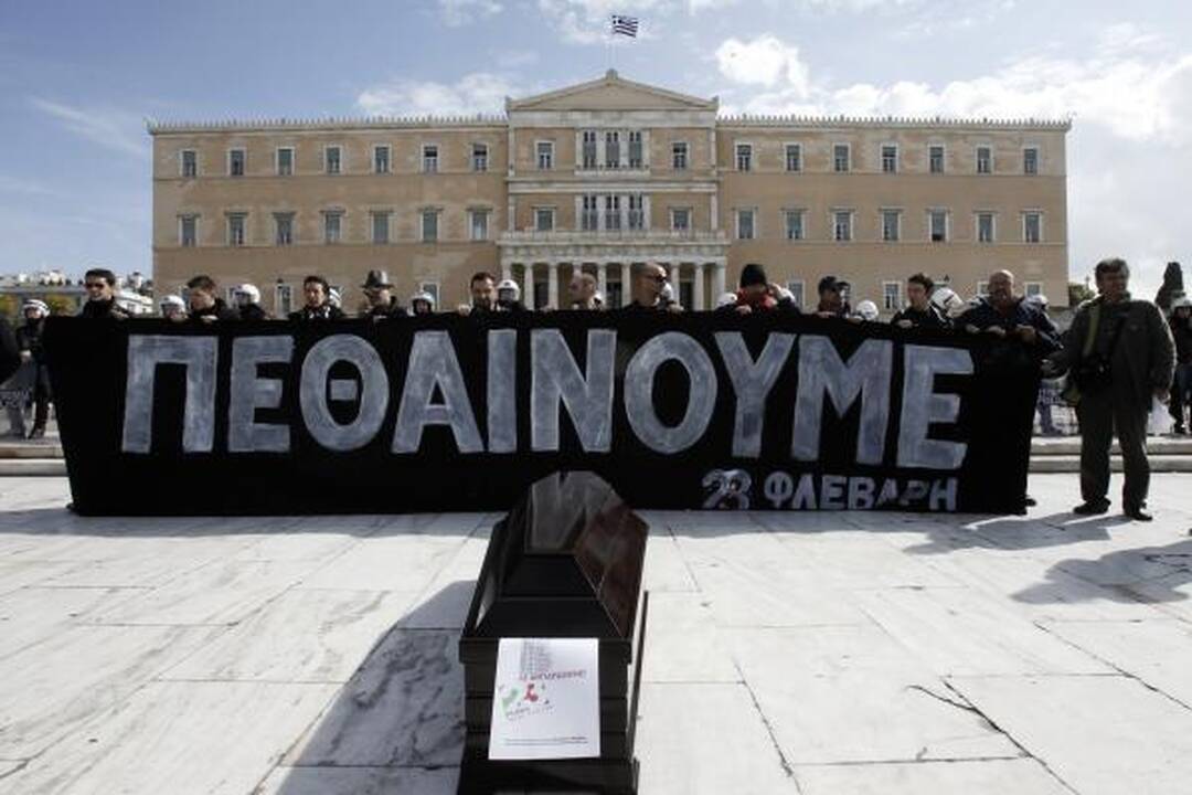 Graikijoje paskelbtas visuotinis streikas dėl diržų veržimo politikos