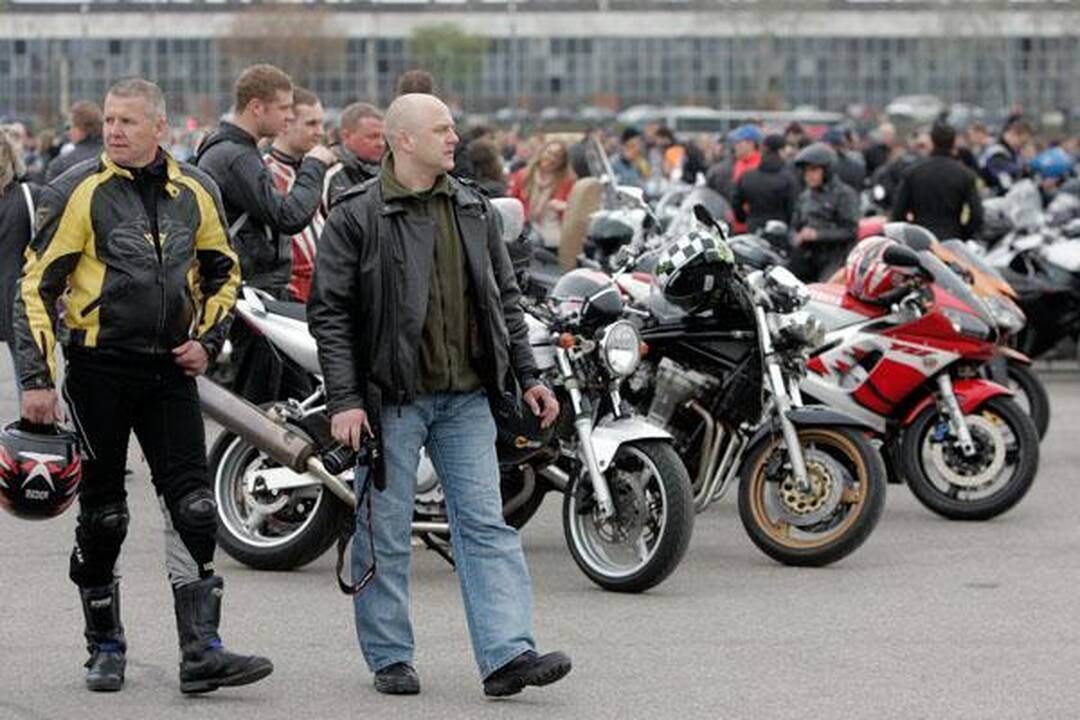Per baikerių sezono atidarymą - motociklininko gaudynės