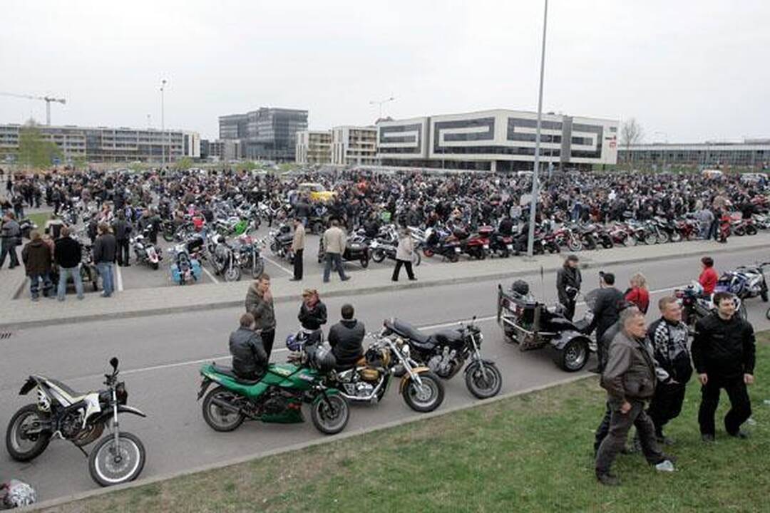 Per baikerių sezono atidarymą - motociklininko gaudynės