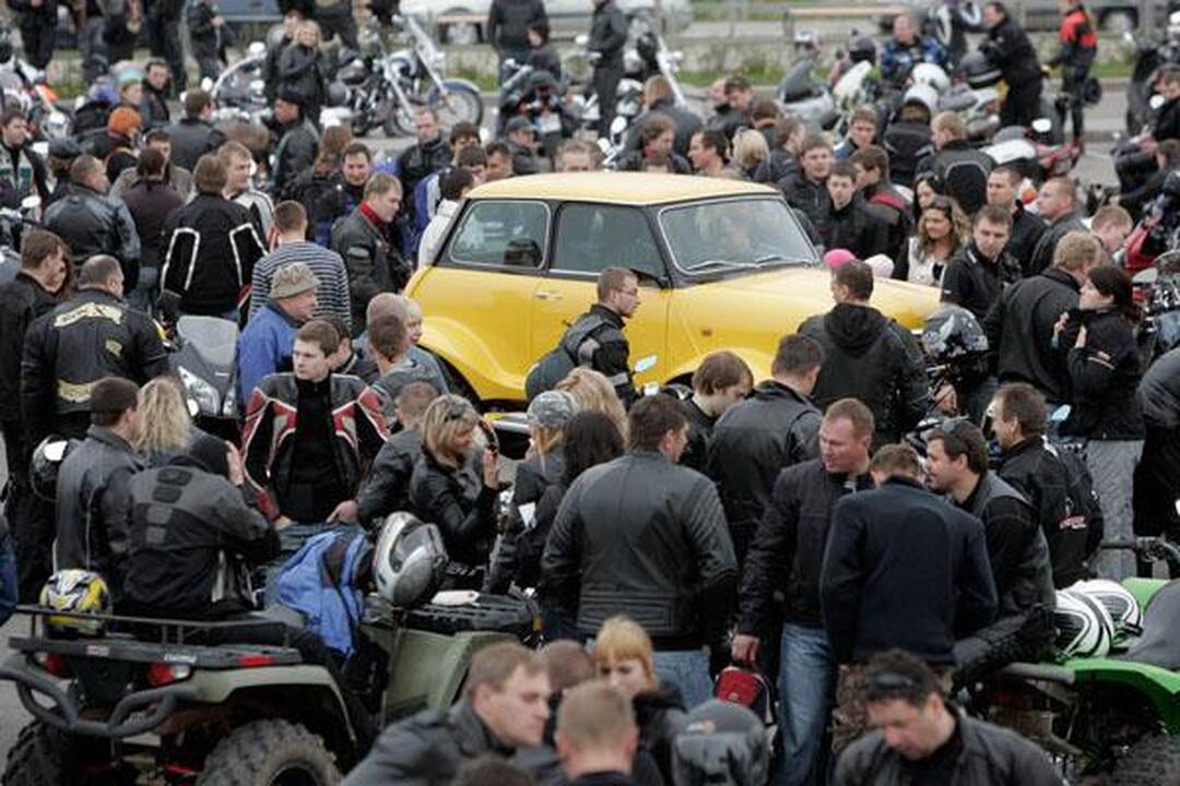 Per baikerių sezono atidarymą - motociklininko gaudynės