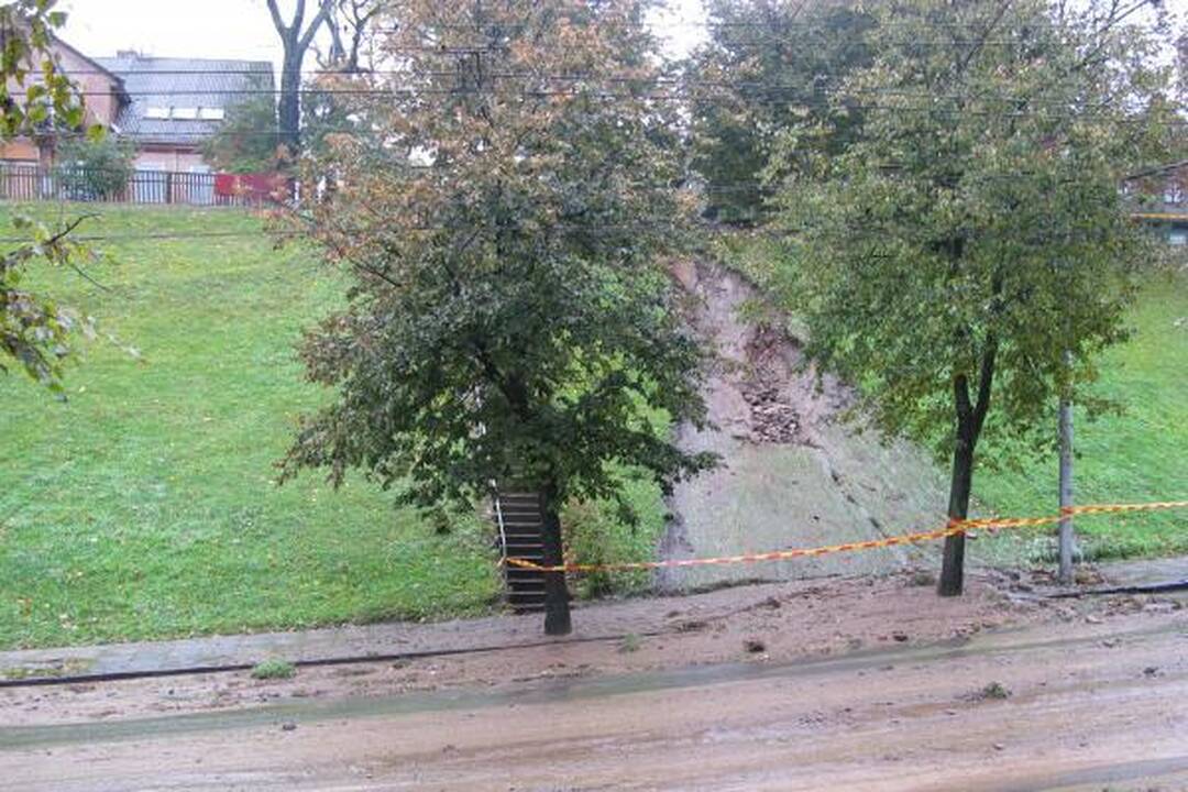 Nuošliauža paralyžiavo eismą Kauno Savanorių prospektu
