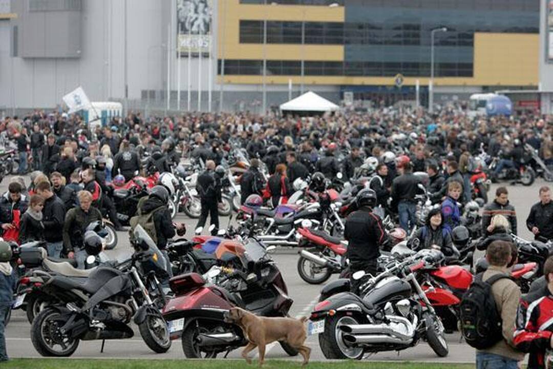 Per baikerių sezono atidarymą - motociklininko gaudynės