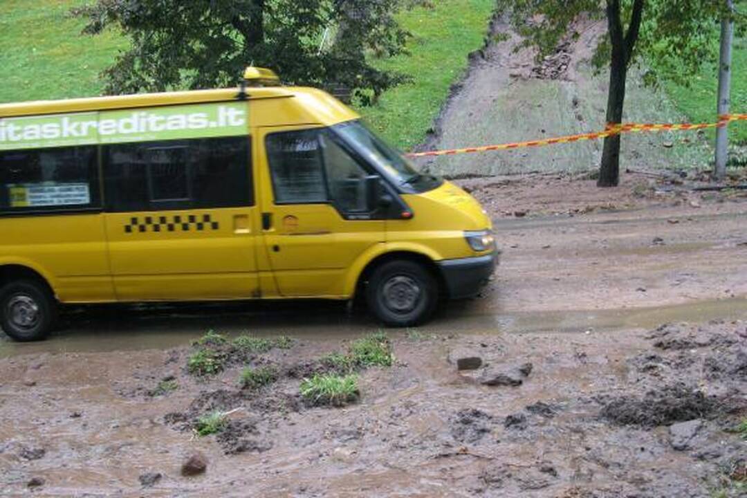 Nuošliauža paralyžiavo eismą Kauno Savanorių prospektu
