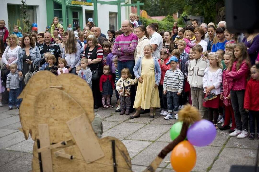 Kauno centre lėlės kvietė į pasakų miestą