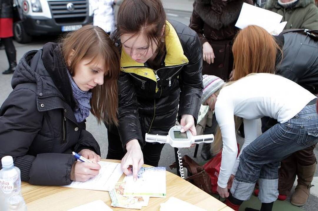 Klaipėdiečiai šventėje nemokamai tikrinosi sveikatą  