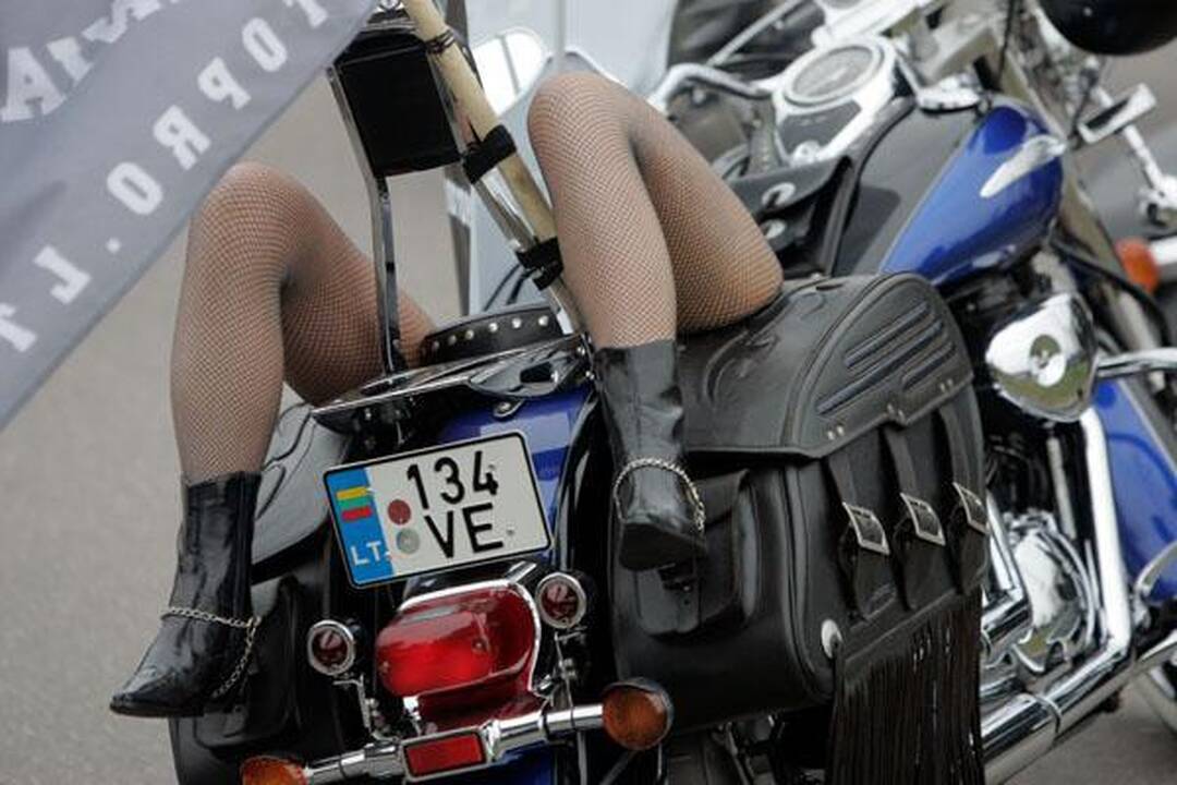 Per baikerių sezono atidarymą - motociklininko gaudynės