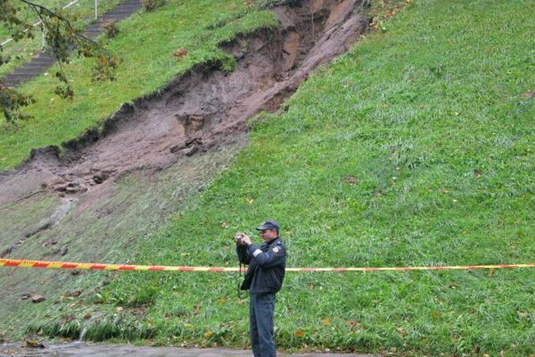 Nuošliauža paralyžiavo eismą Kauno Savanorių prospektu
