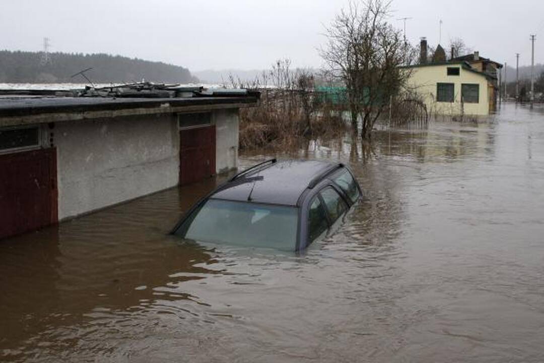 Potvynis Kaune ir rajone: gyventojai nespėjo išgelbėti net paso (papildyta)