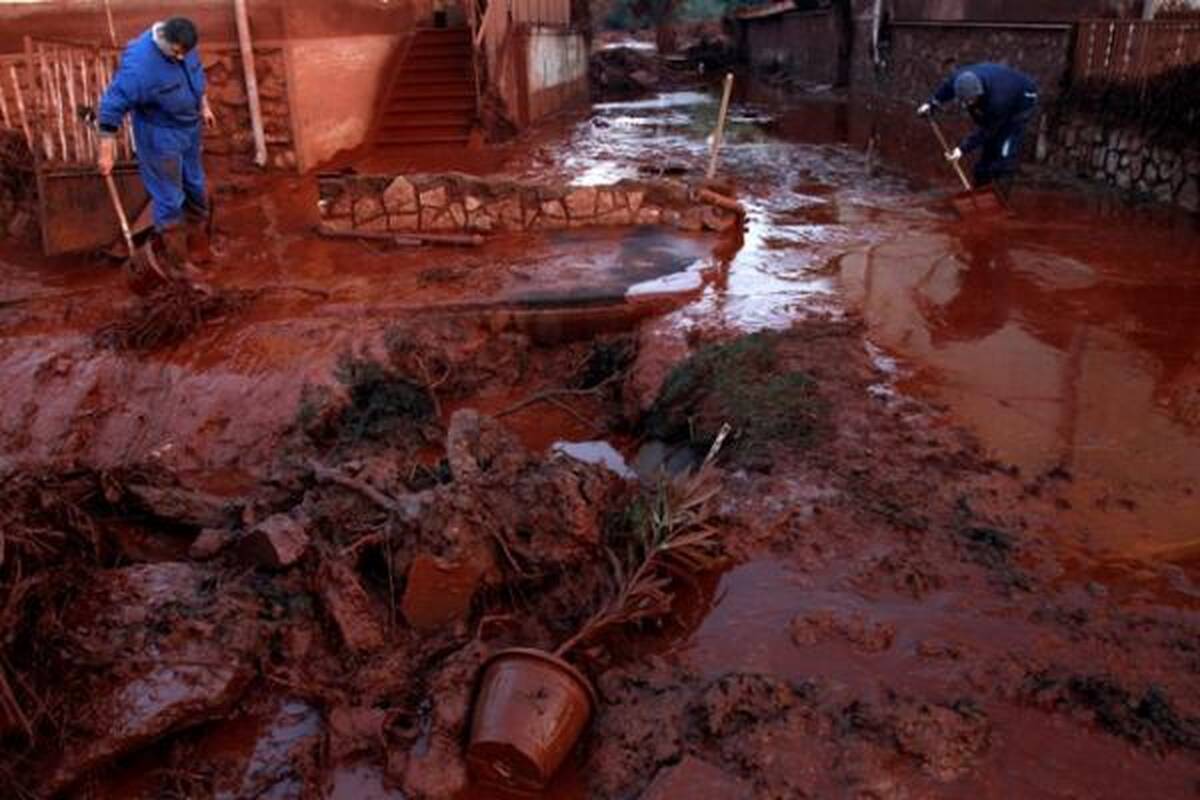Vengrijoje išsiliejęs toksiškas šlamas nusinešė penktojo žmogaus gyvybę