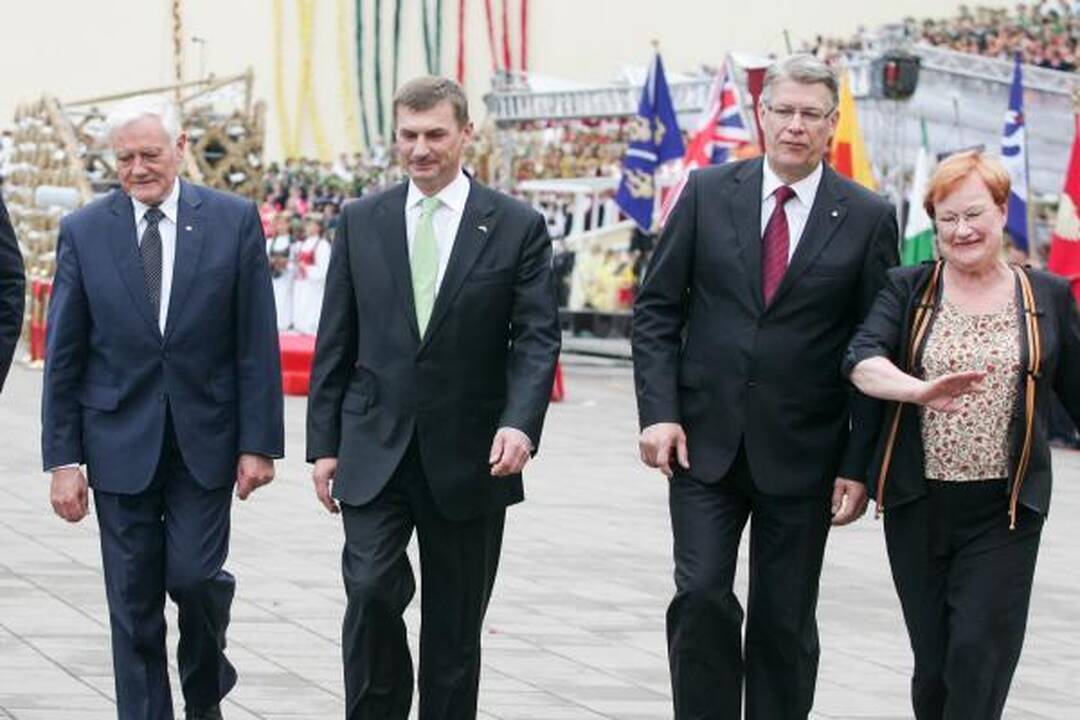 Dainų šventė: Latvijos ir Estijos vadovai prakalbo lietuviškai (papildyta)