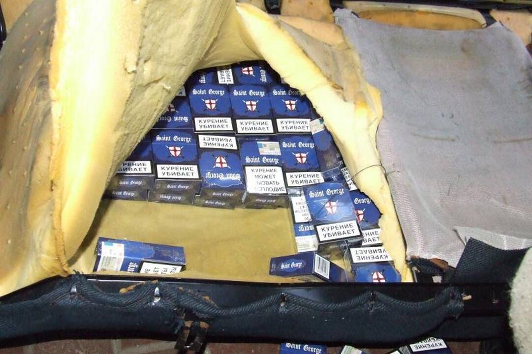 Rusijos piliečių automobiliuose – kontrabandinės cigaretės