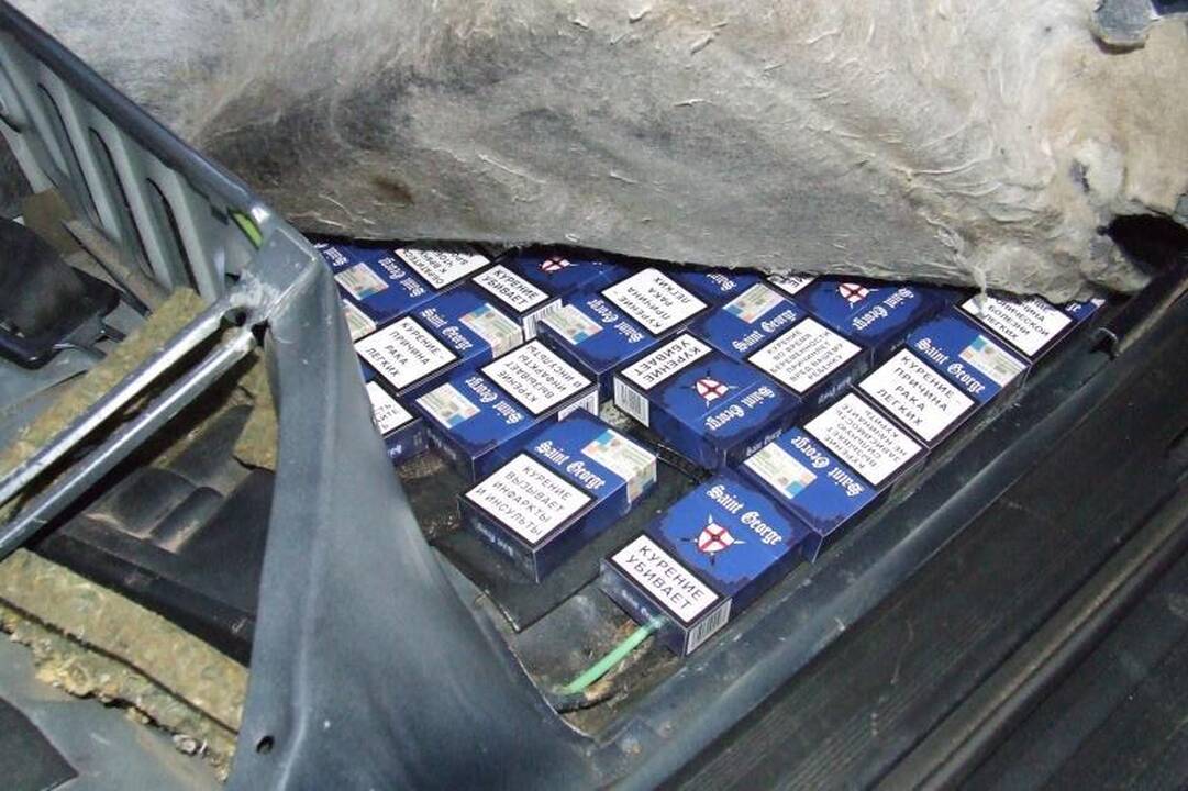 Rusijos piliečių automobiliuose – kontrabandinės cigaretės