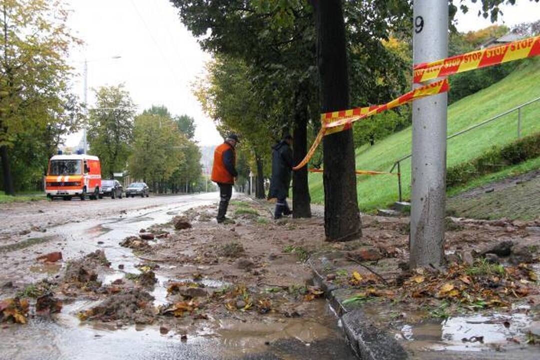 Nuošliauža paralyžiavo eismą Kauno Savanorių prospektu