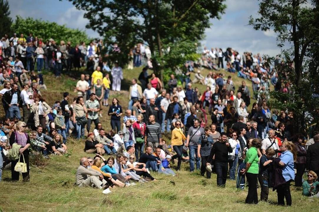 Istorinis žygis atkartotas: Napoleono kariuomenė persikėlė per Nemuną