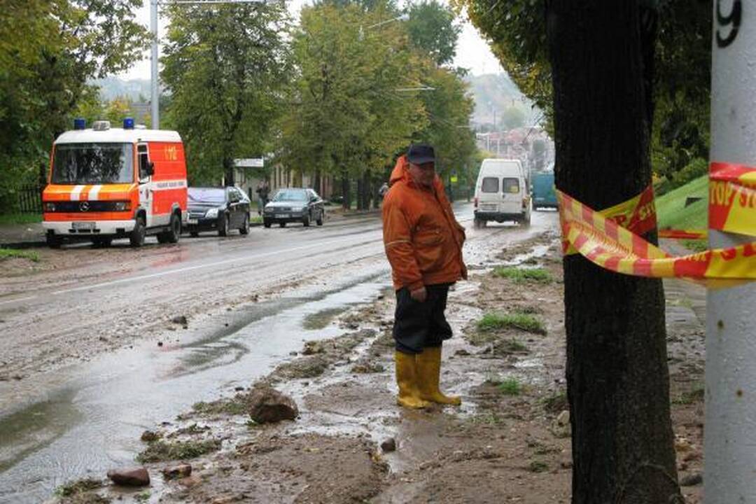 Nuošliauža paralyžiavo eismą Kauno Savanorių prospektu