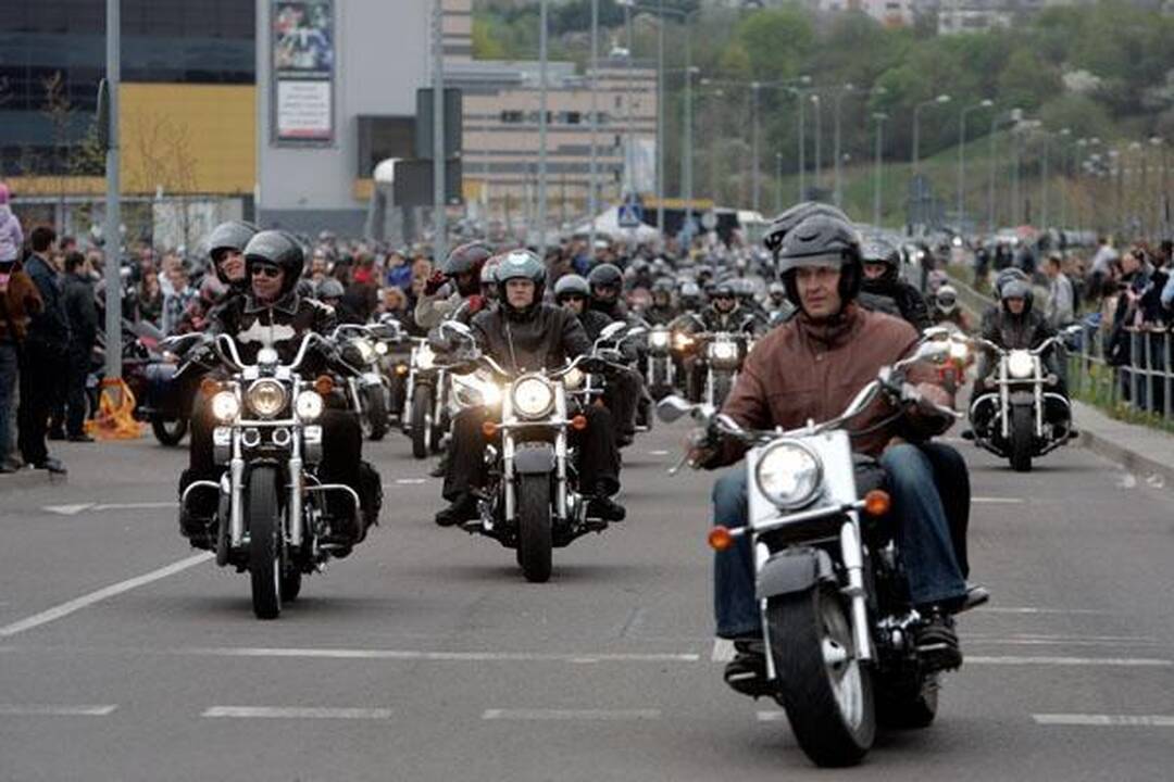 Per baikerių sezono atidarymą - motociklininko gaudynės