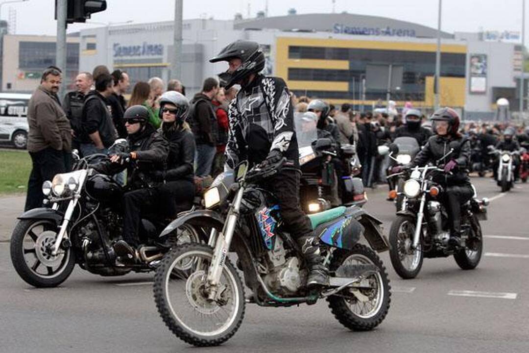 Per baikerių sezono atidarymą - motociklininko gaudynės