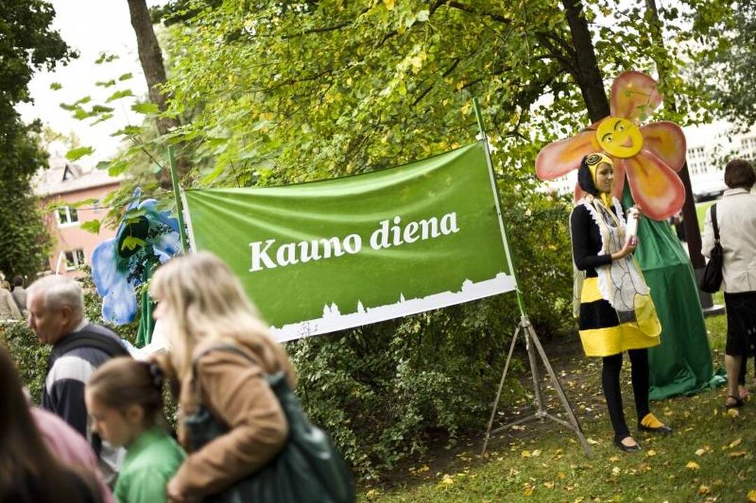 Kauno centre lėlės kvietė į pasakų miestą