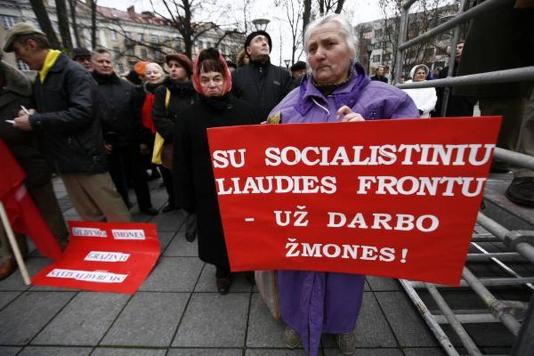 Mitinge prieš šilumos kainas - provokatoriai su "Gazprom" vėliavomis
